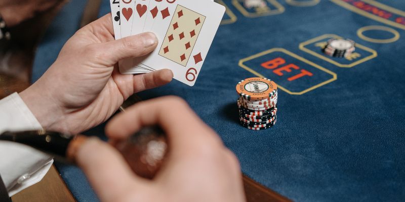 Luật chơi Baccarat đơn giản, dễ hiểu